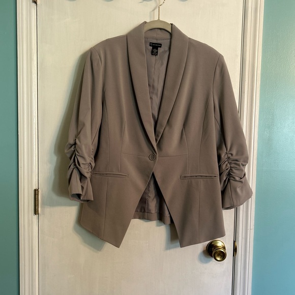 new directions Jackets & Blazers - New Directions Women’s Grey 3/4 Sleeves Blazer, Size L